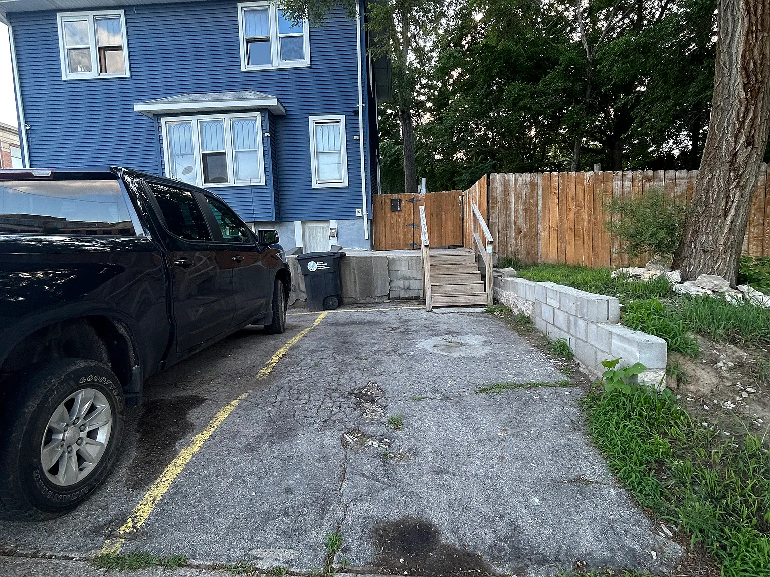 3204 Cuming St — Photo 2