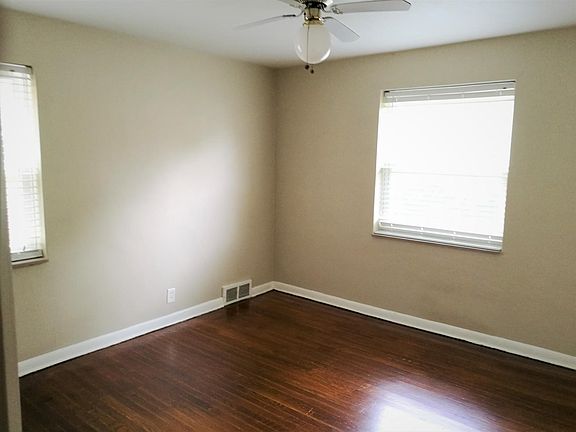 3rd image of 7053 Amherst Ave #1