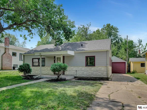 2711 S 11th St, Lincoln, NE 68502