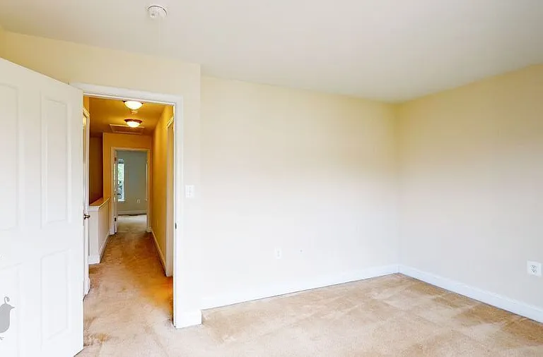 720 Barnes St NE — Photo 32