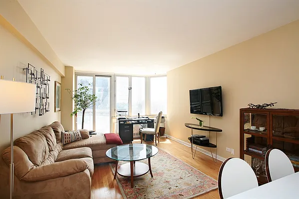 Sold by Corcoran | media 23