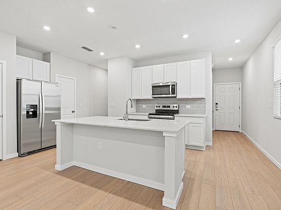 2nd image of 14728 Macadamia Ln