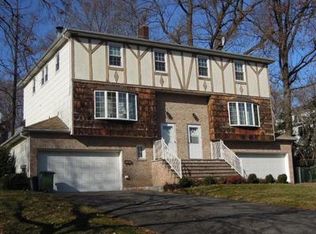 89A Forsythia Ln, Paramus, NJ 07652