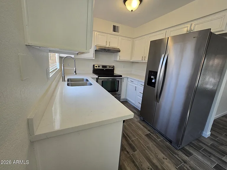 715 N Arrowhead Dr #3 — Photo 9