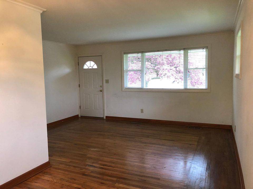 2nd image of 1142 Eastfield Rd