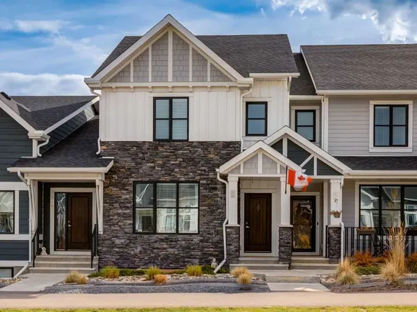 27 NE Darcy Blvd, Okotoks, AB T1S 5S6