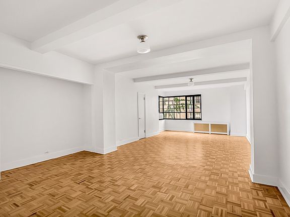 4th image of 307 E 44th St APT 502