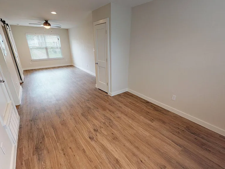 Treemont Apartments — Photo 13