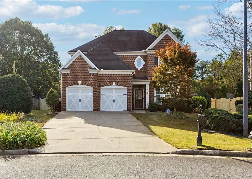 230 Brookeivey Ln