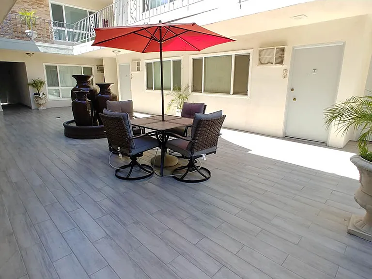 Edgemont Apts — Photo 10