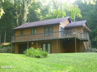 4 Longwood Dr, Galena, IL 61036