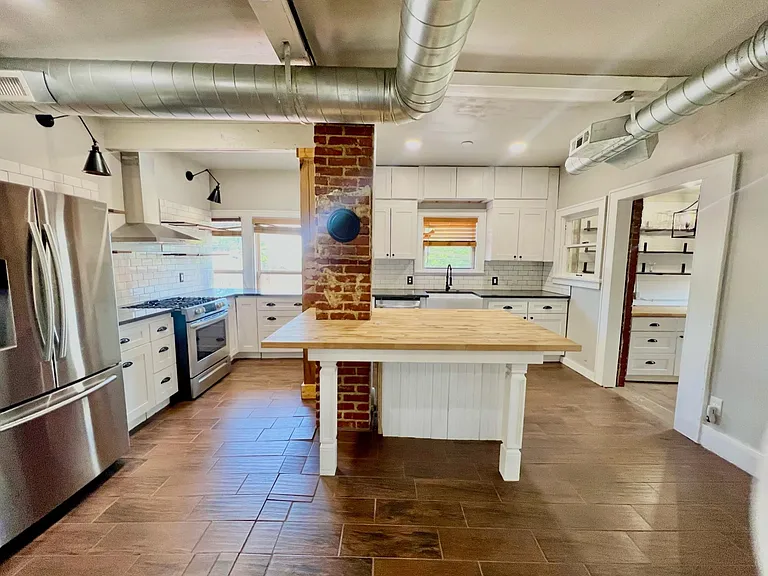 220 W Latimer St #B — Photo 7