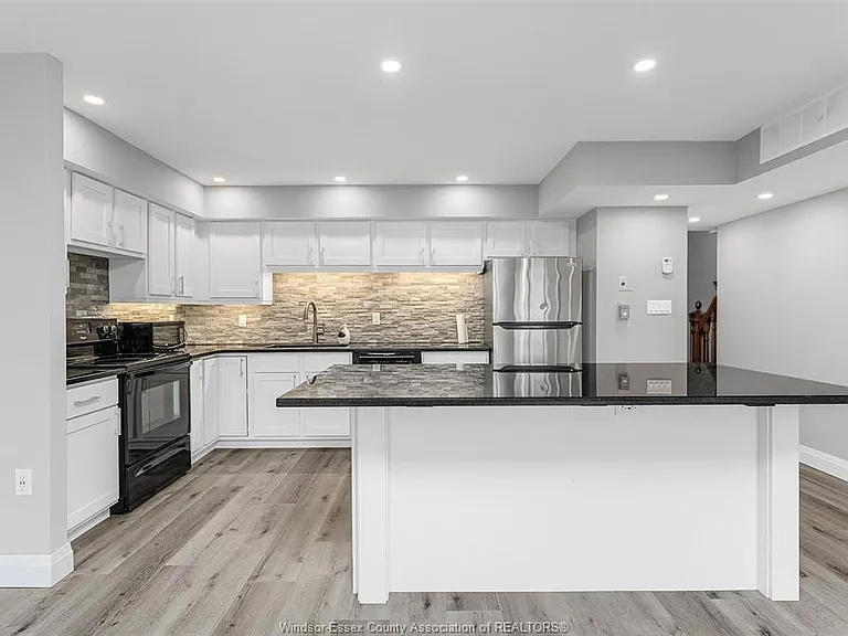 380 Pelissier St #1103 — Photo 12