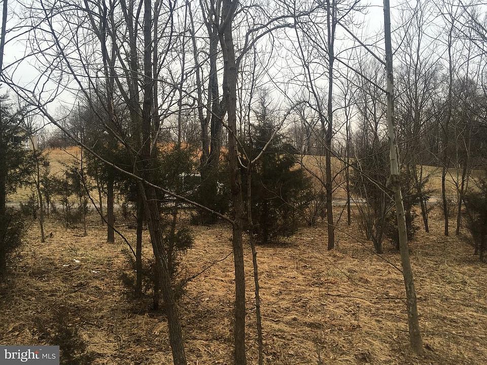 2nd image of Off Riverside Dr