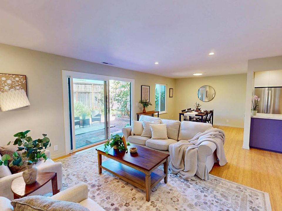 1st image of 584 Spinnaker Ct
