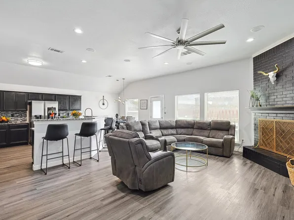 521 E Robin Ct #Id1056455p, Desoto, TX 75115