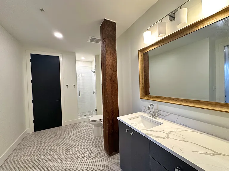 921 Dauphin St — Photo 10
