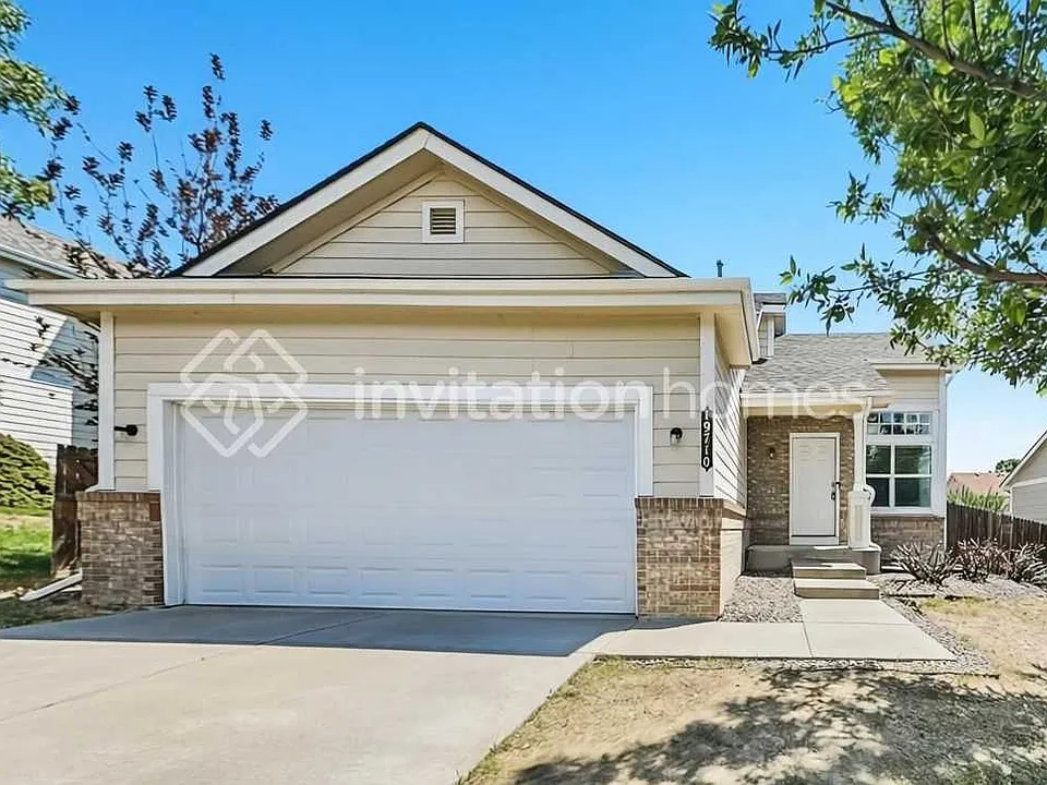 19710 E Lasalle Dr