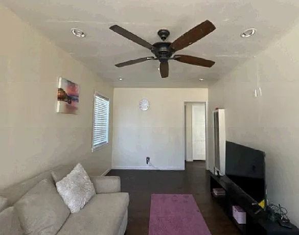 2 bed, 900 sqft, $2,700 — Photo 3