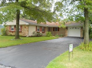 370 Pinewood Dr, Valparaiso, IN 46385
