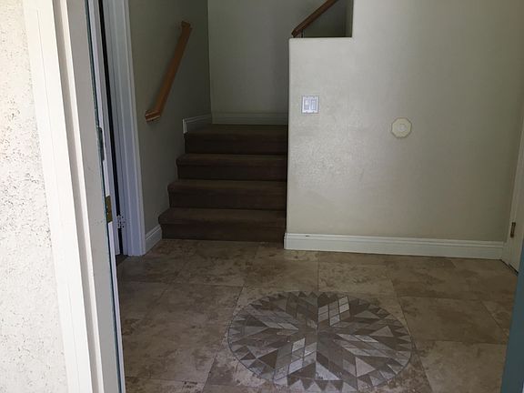 5th image of 331 Bishop Dr