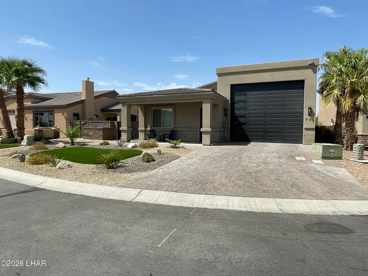 3 bed, 2.0 bath, 2100 sqft, $3,000 — Photo 1
