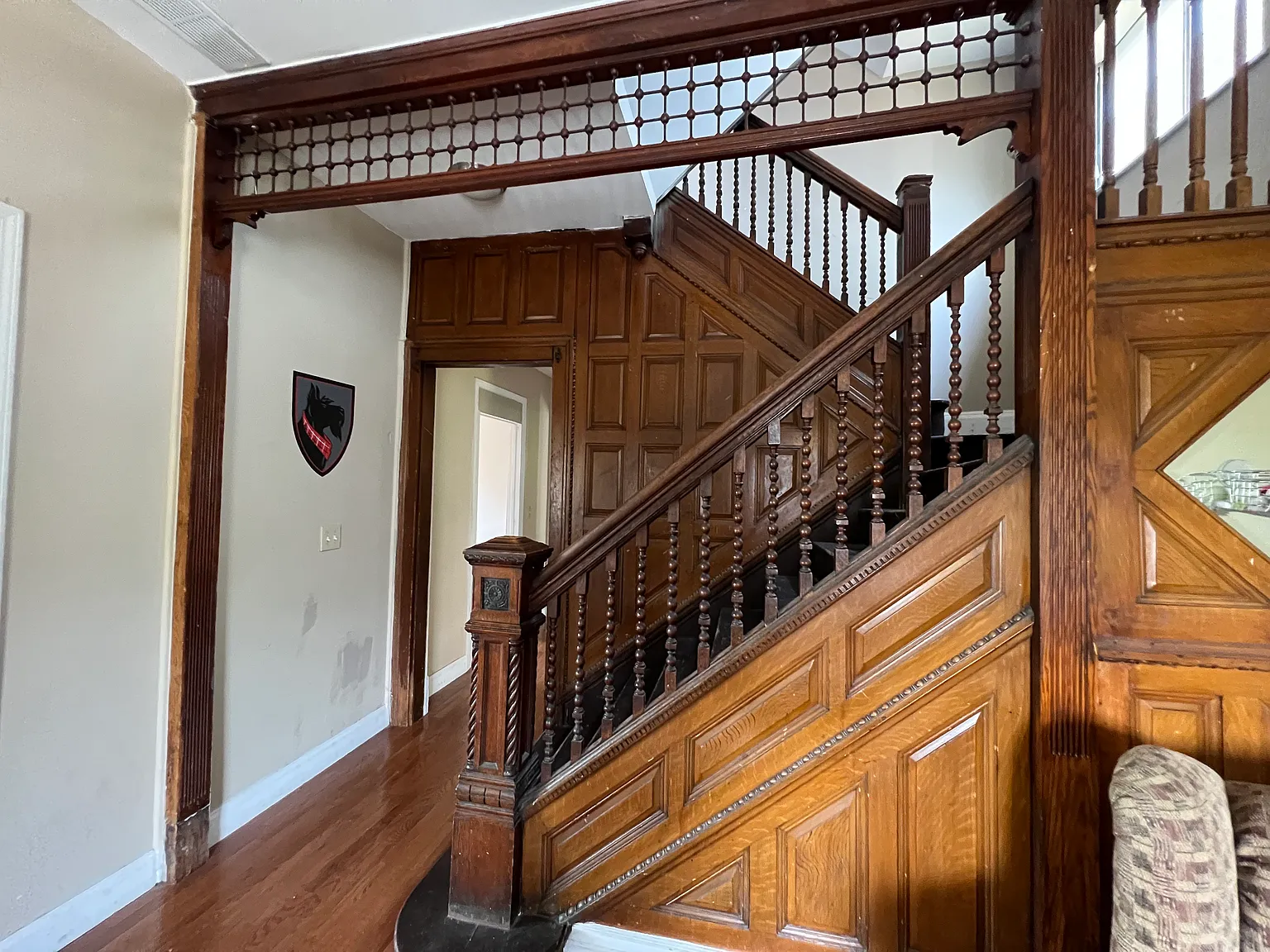 627 College St — Photo 2