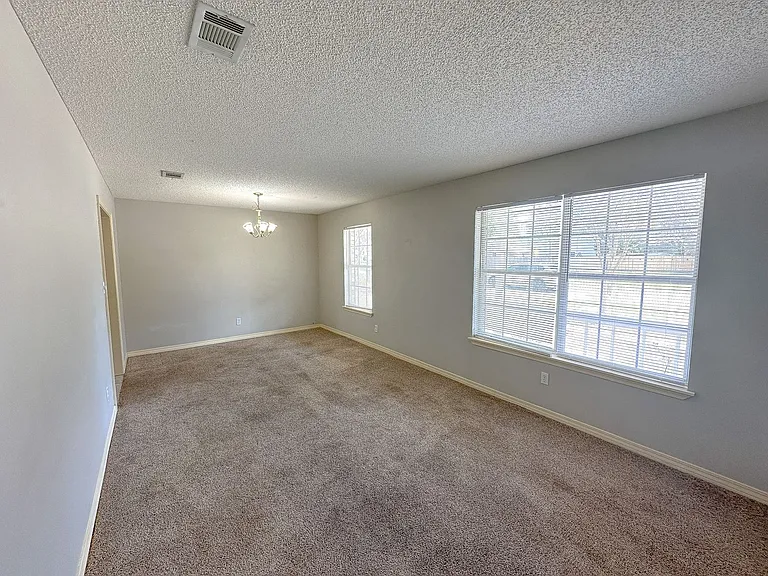 5105 Westport Dr — Photo 8