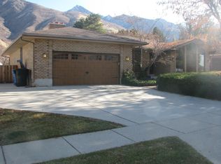 8185 S Stonehill Ln, Cottonwood Heights, UT 84121