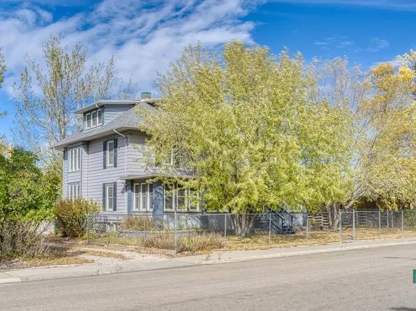 637 Pine St, Upton, WY 82730