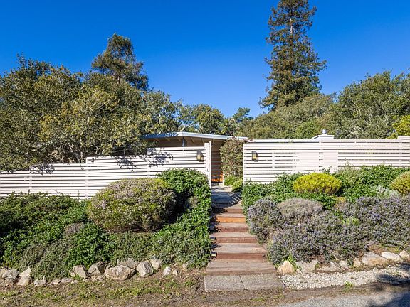 2nd image of 25037 Valley Pl