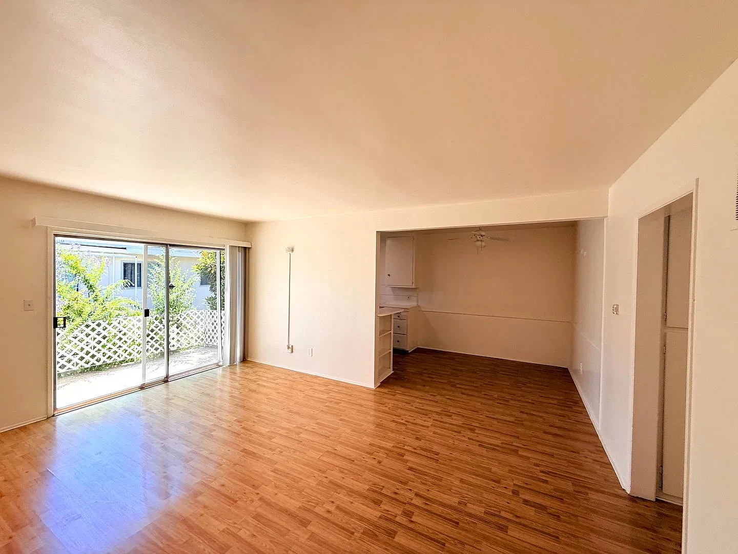 5748 Hazeltine Ave. — Photo 4