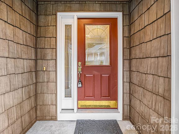 3rd image of 25 Coldwater Ln