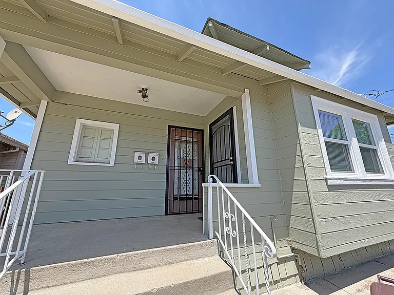 2539 Grande Vista Ave #2 — Photo 6