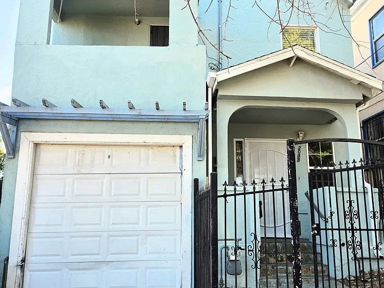 2033 E 20th St — Photo 1