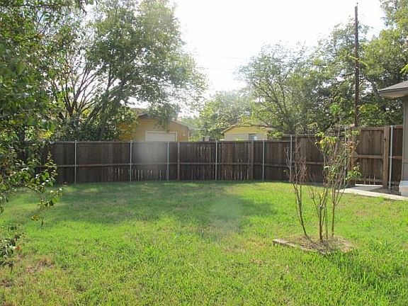3rd image of 3916 Sun Valley Ct