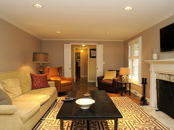 4th image of 3818 W 53rd St