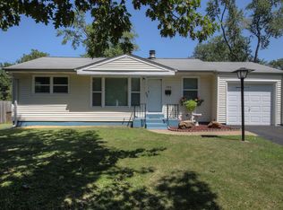 155 Saint Regis Ln, Florissant, MO 63031