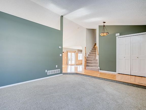 3rd image of 4674 Stratford Ln