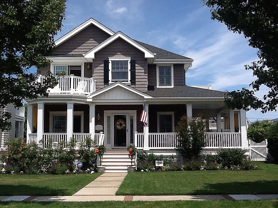 View of front entrance