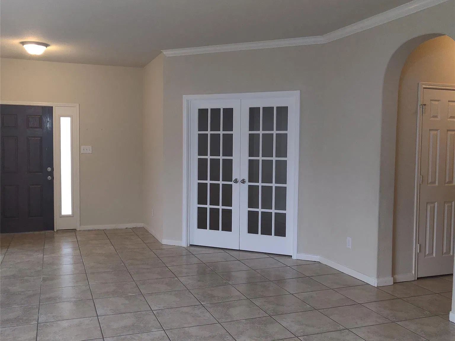 3 bed, 2.0 bath, 2226 sqft, $2,250 — Photo 3