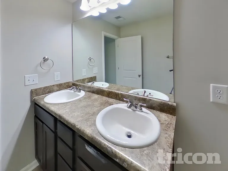 121 Southwind Cir — Photo 6