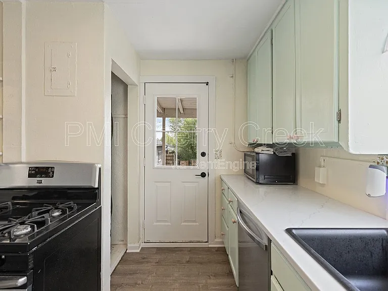 156 S Newton St #A — Photo 17