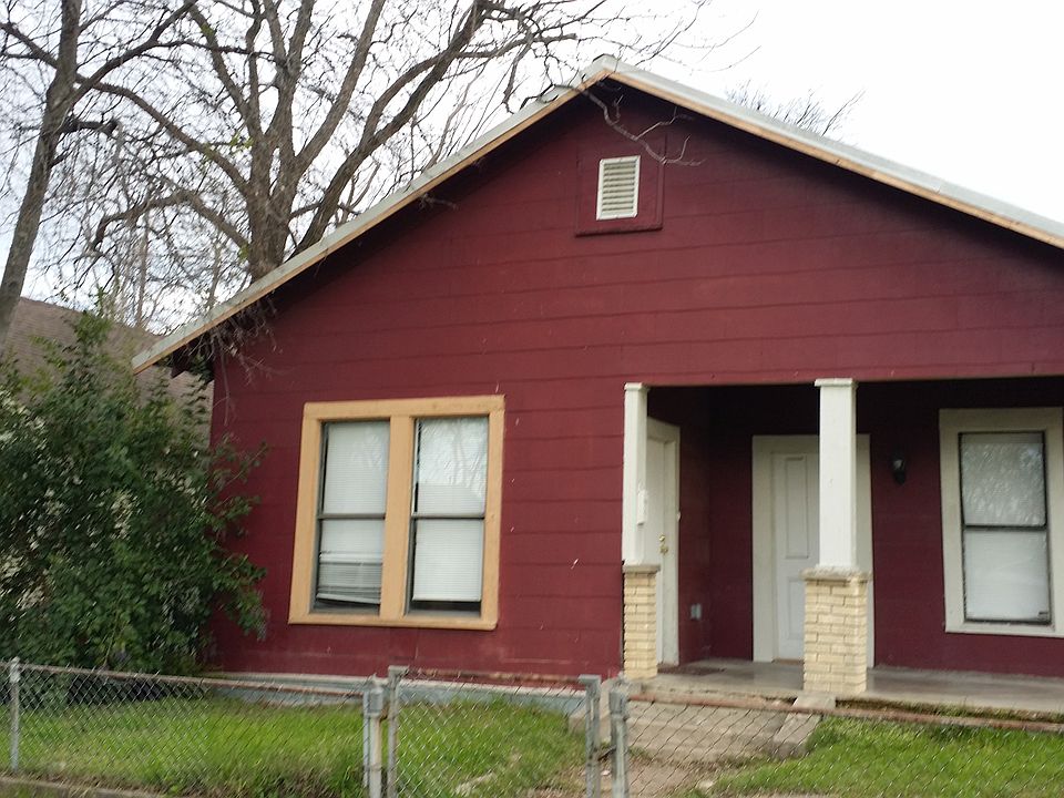 Front with porch view