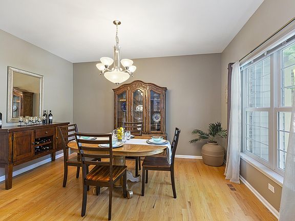 5th image of 504 Barton Creek Dr