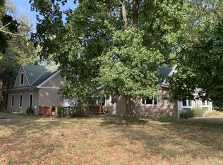 34936 Parkway Dr, Oconomowoc, WI 53066