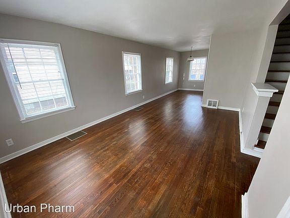 2nd image of 723 Dickinson St SE