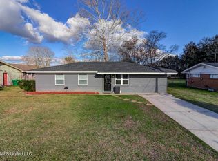 10628 Oak St, Vancleave, MS 39565