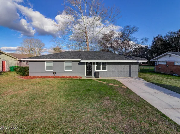 10628 Oak St, Vancleave, MS 39565