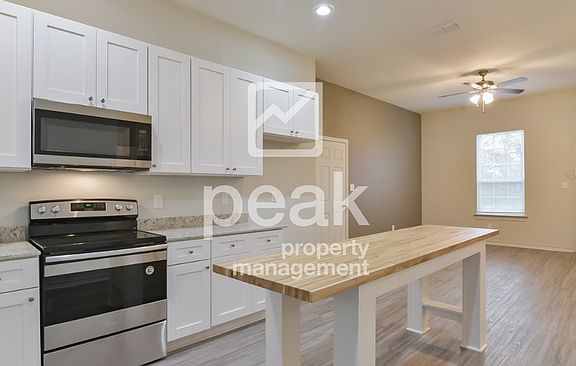 4th image of 5011 Sunshine Dr